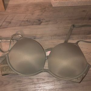 NWOT PINK wear everywhere super push-up